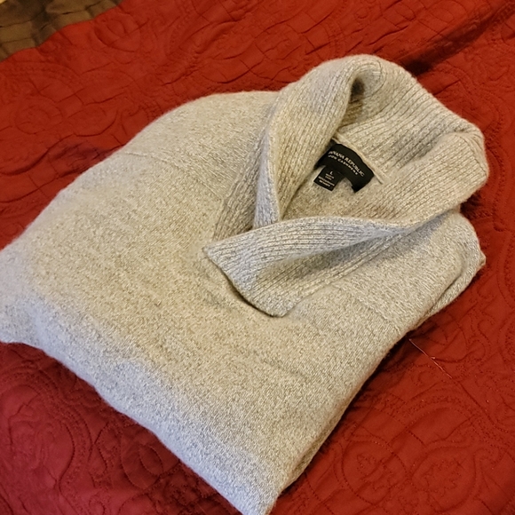 Banana Republic 100% Cashmere Sweater - Picture 4 of 5